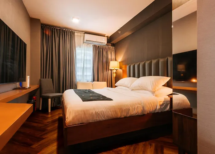 Square Space Mnl Fame Residences King-bed Free Parking 4*